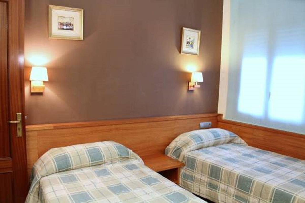 Hostal Fonda Galicia การ์เดเดว ภายนอก รูปภาพ