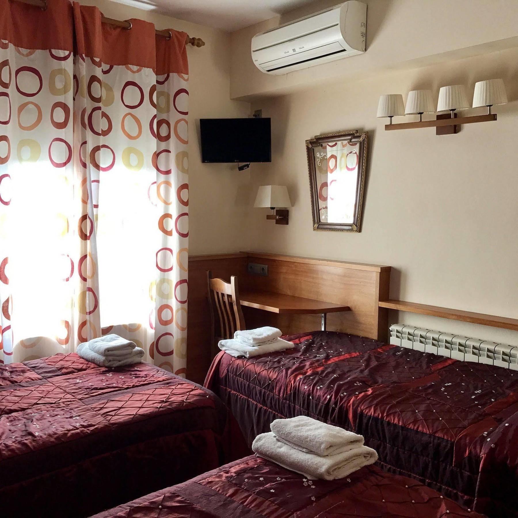 Hostal Fonda Galicia การ์เดเดว ภายนอก รูปภาพ